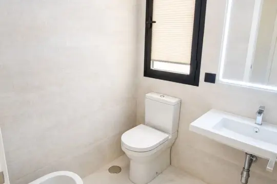 Image 6 thumb