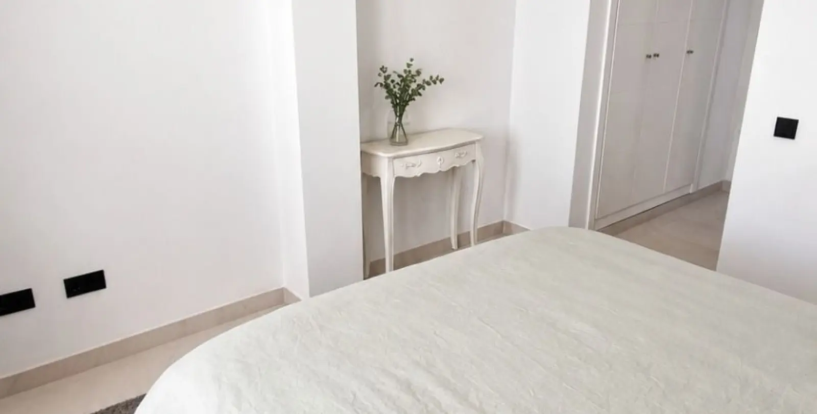 Sale of ground floor apartment in Estepona 10