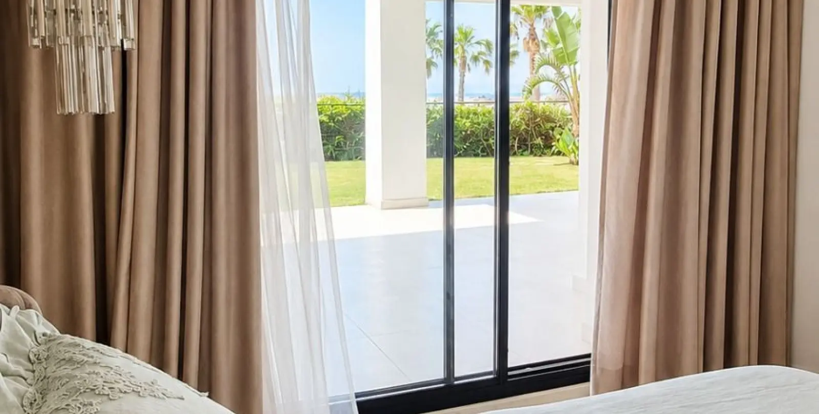 Sale of ground floor apartment in Estepona 19