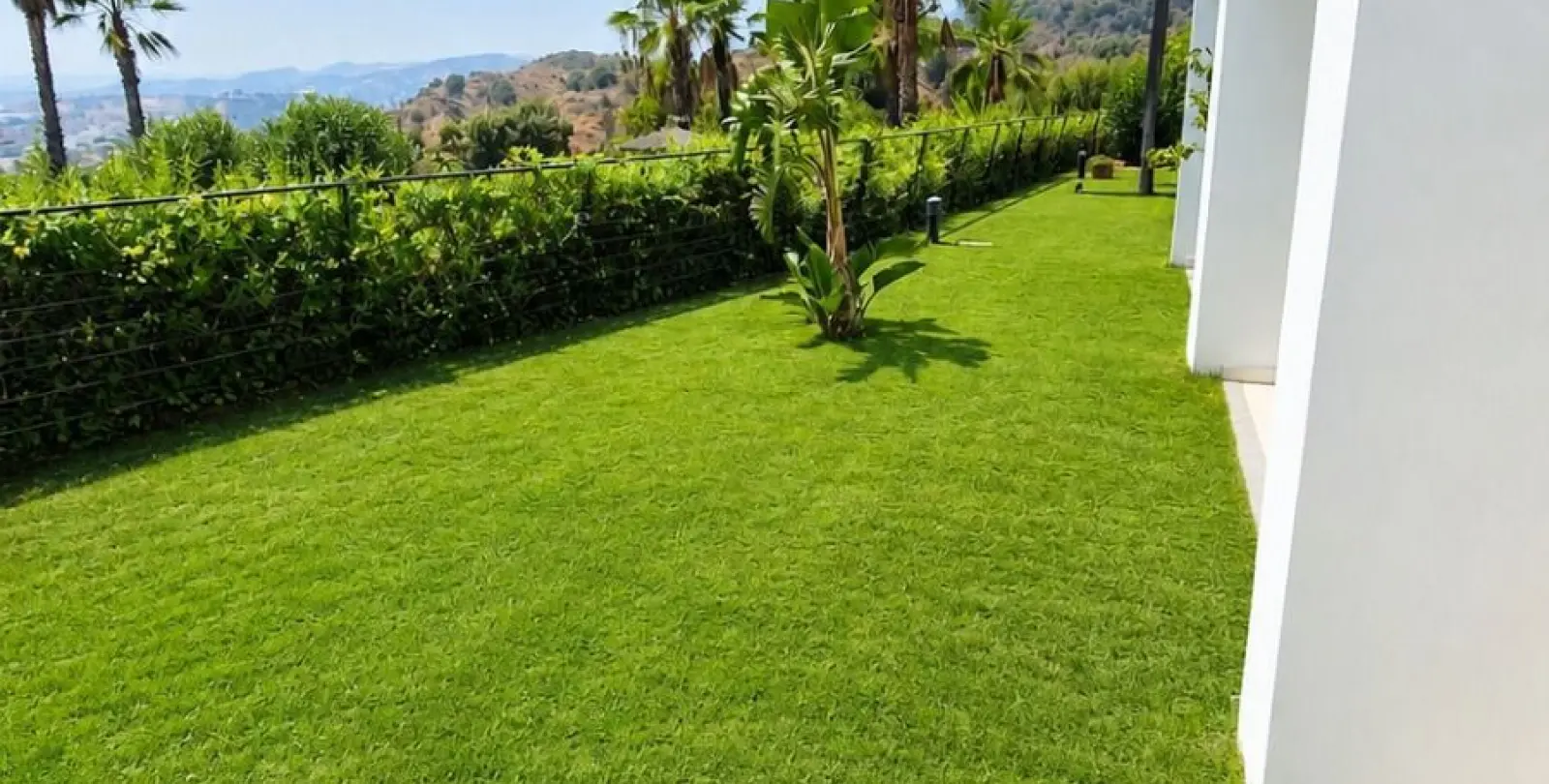 Sale of ground floor apartment in Estepona 28