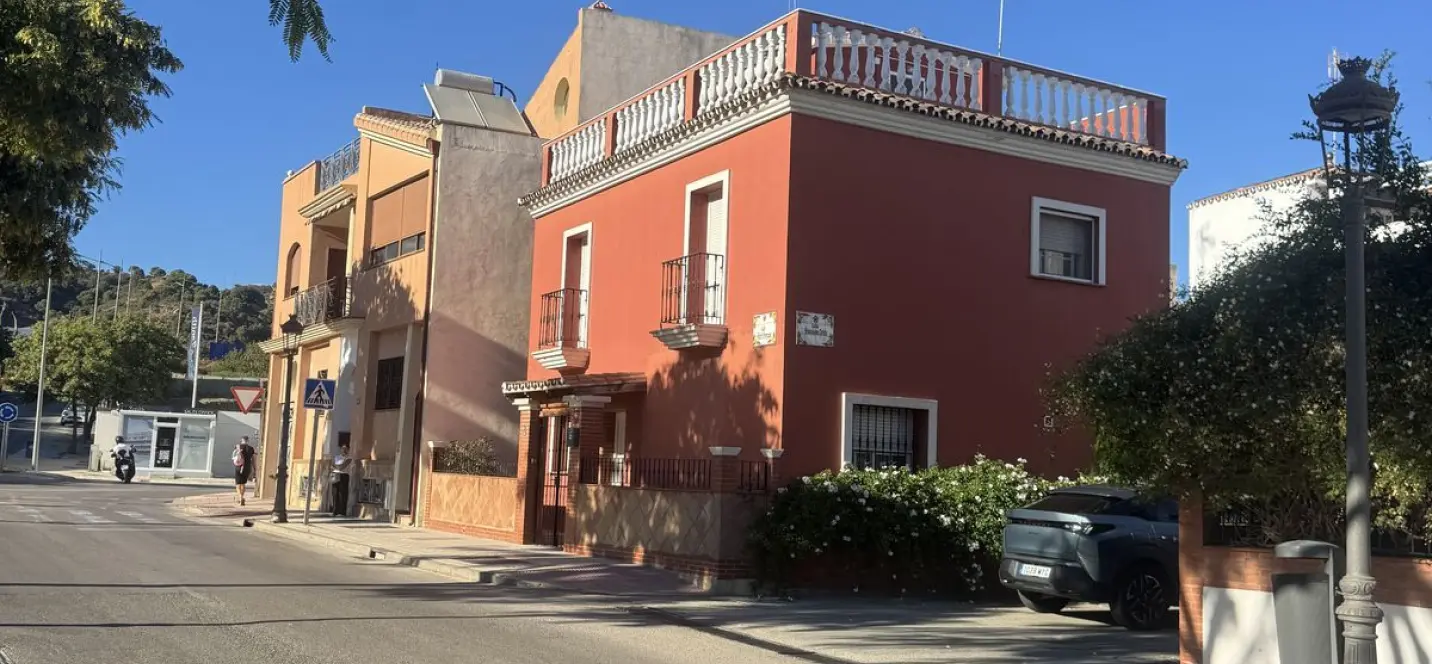 Продажа  отдельно стоящей виллы в Estepona 0