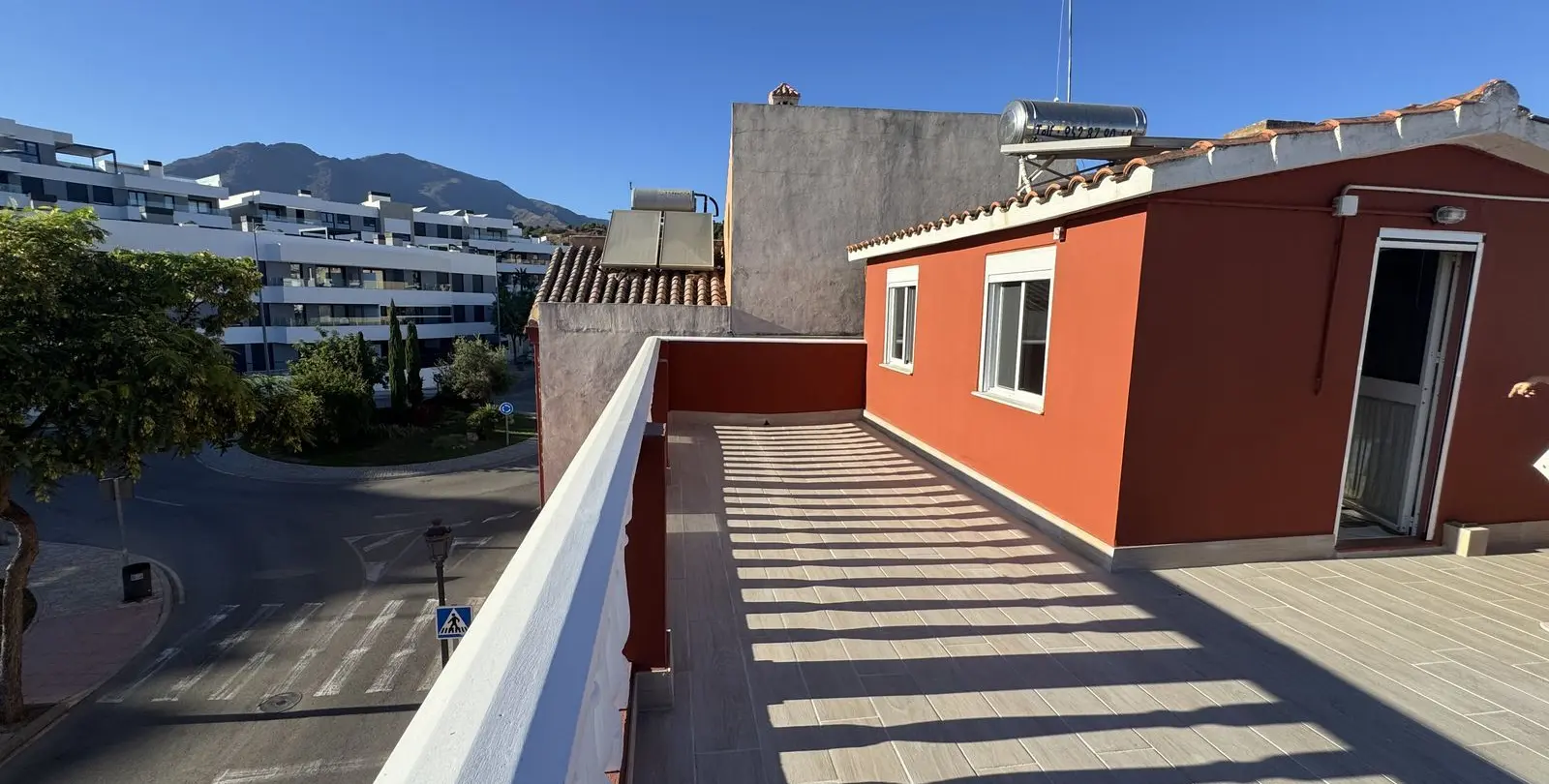 Продажа  отдельно стоящей виллы в Estepona 33