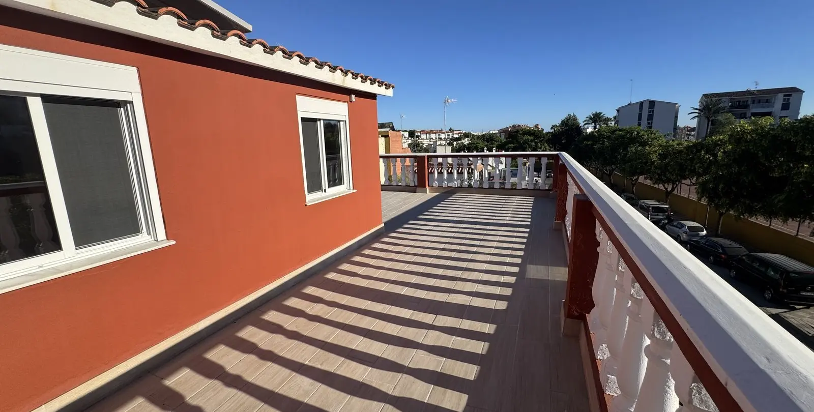 Продажа  отдельно стоящей виллы в Estepona 36