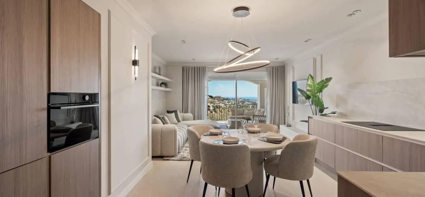 Venta de apartamento en planta media en Benahavís 0