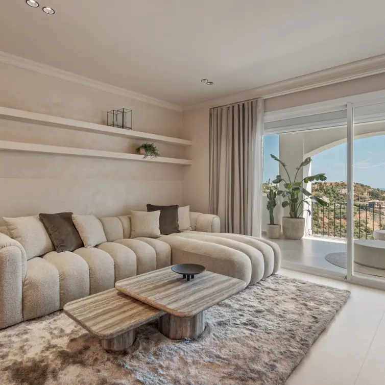 Venta de apartamento en planta media en Benahavís