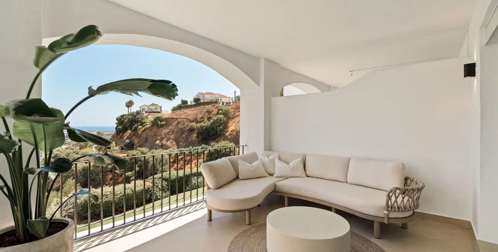 Venta de apartamento en planta media en Benahavís 7
