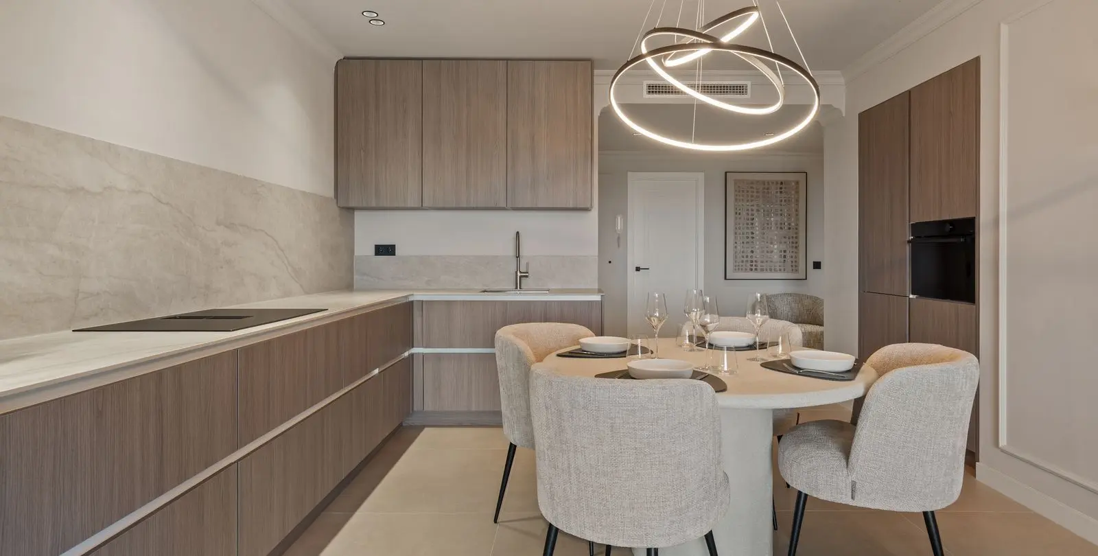 Venta de apartamento en planta media en Benahavís 11