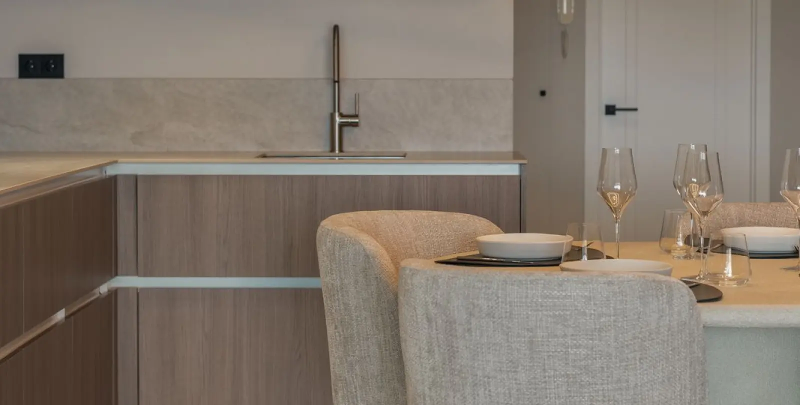 Venta de apartamento en planta media en Benahavís 12