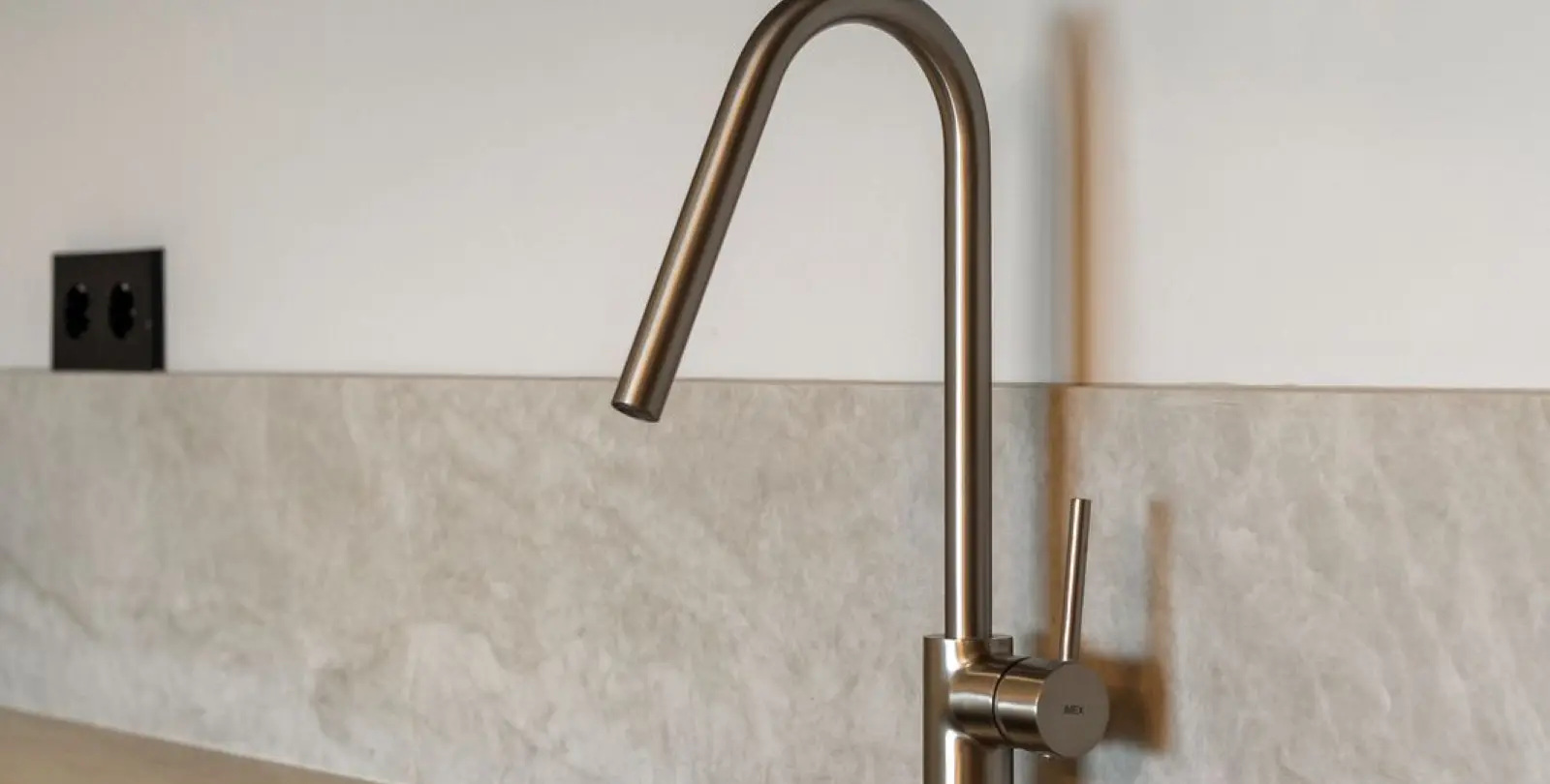 Venta de apartamento en planta media en Benahavís 13