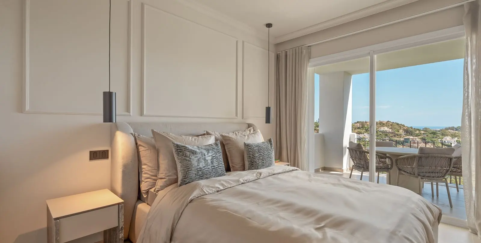 Venta de apartamento en planta media en Benahavís 15