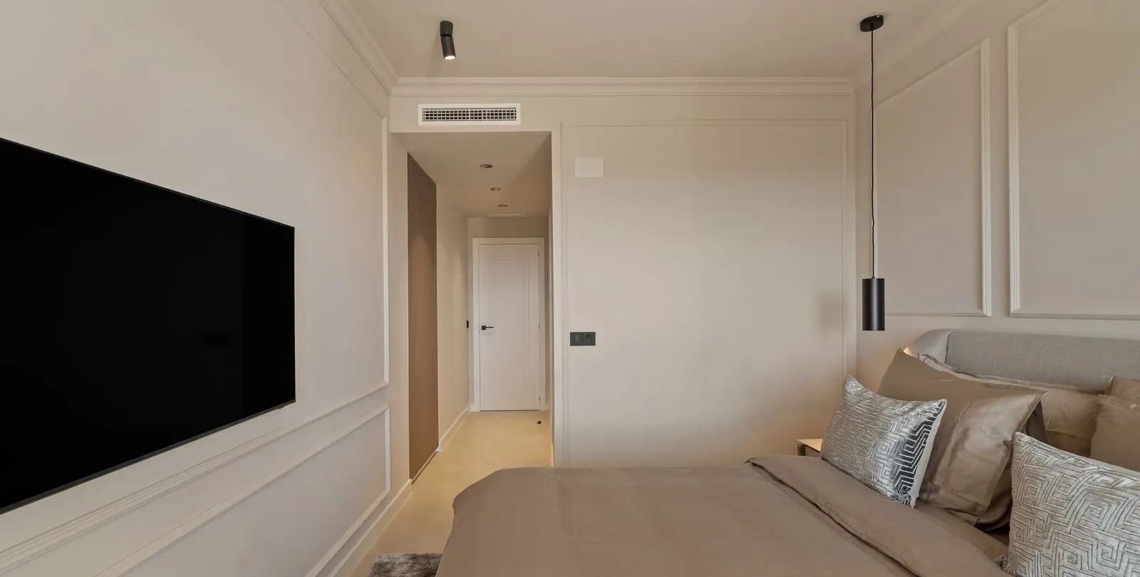 Venta de apartamento en planta media en Benahavís 17