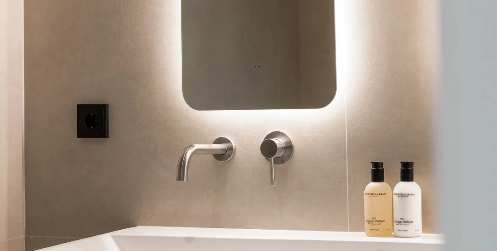 Venta de apartamento en planta media en Benahavís 28