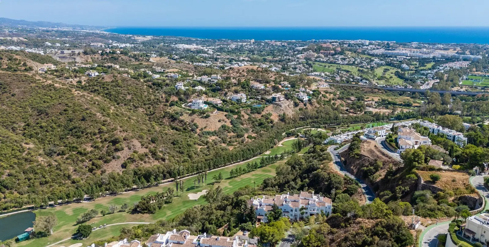Venta de apartamento en planta media en Benahavís 31