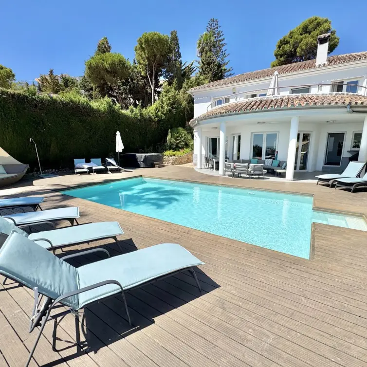 Продажа  отдельно стоящей виллы в La Cala de Mijas
