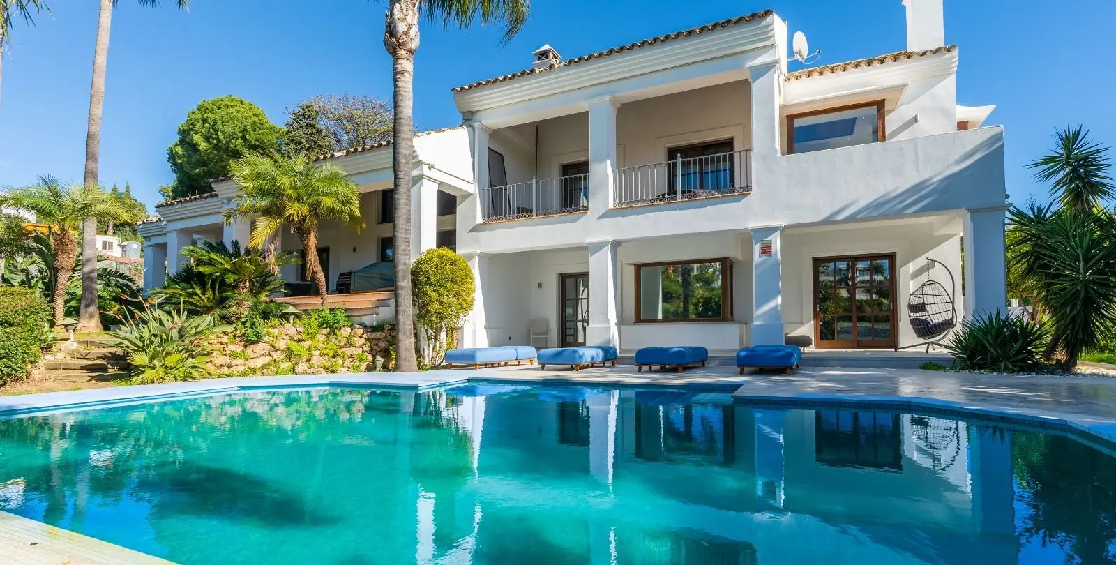 Продажа  отдельно стоящей виллы в El Paraiso 1