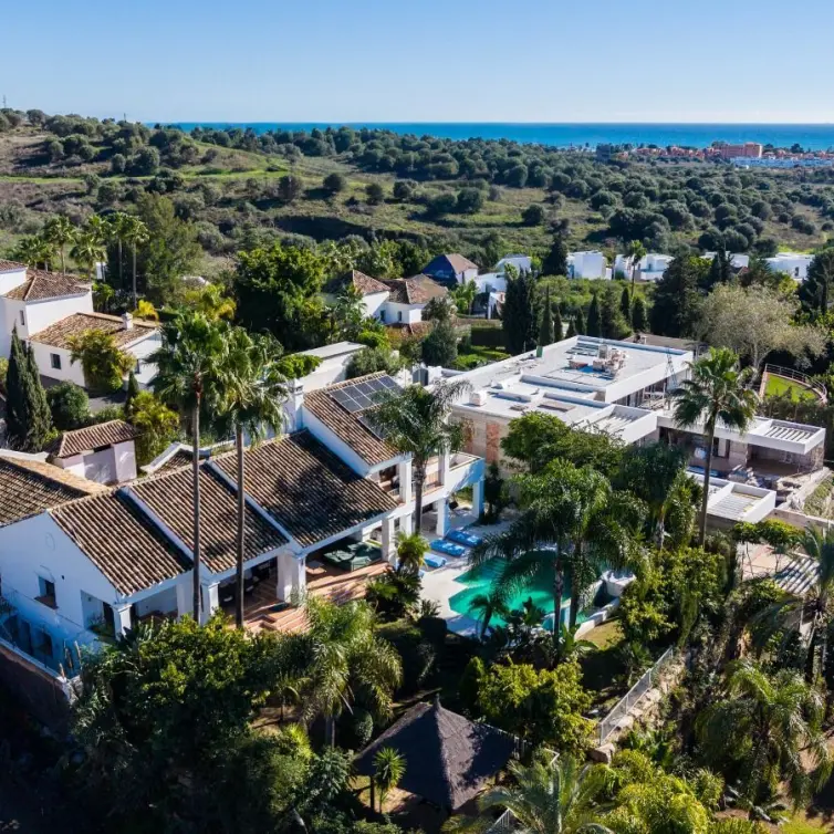 Продажа  отдельно стоящей виллы в El Paraiso