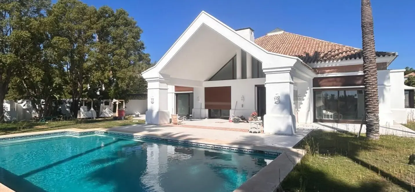 Продажа  отдельно стоящей виллы в La Quinta 0