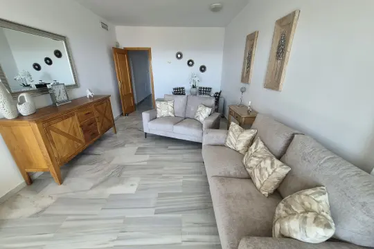 Image 4 thumb