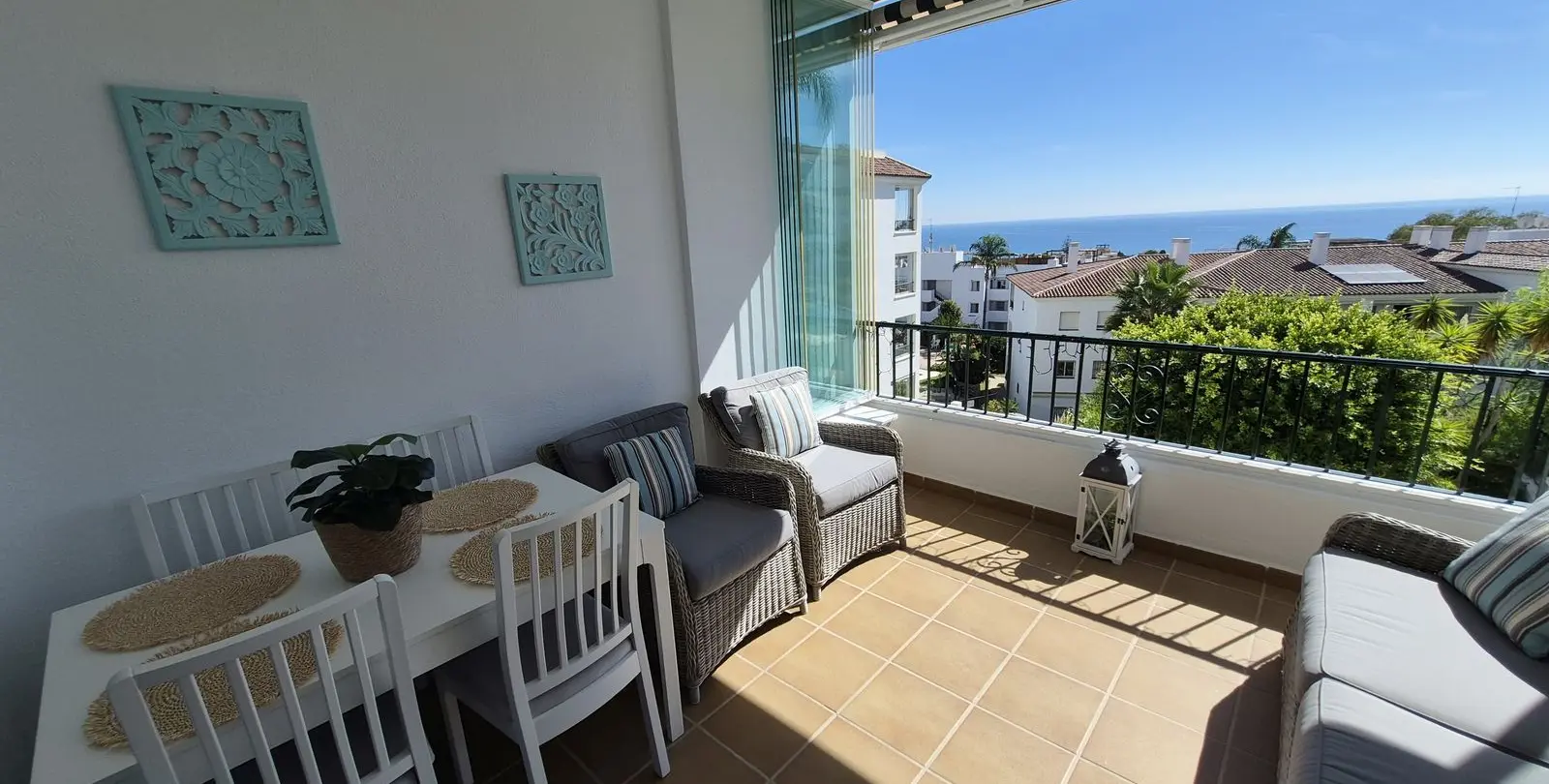 Venta de apartamento en planta media en Miraflores 13