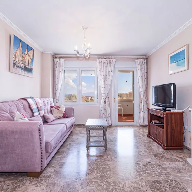 Venta de apartamento en planta media en Estepona