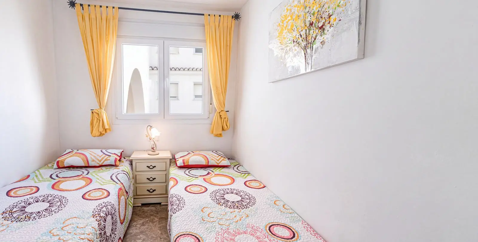 Venta de apartamento en planta media en Estepona 11