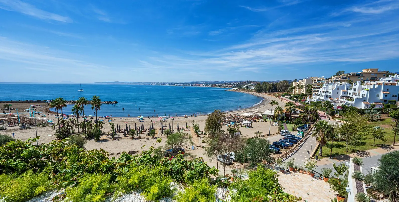 Venta de apartamento en planta media en Estepona 17