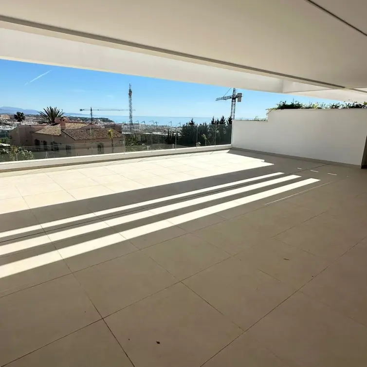 Venta de apartamento en planta media en Estepona