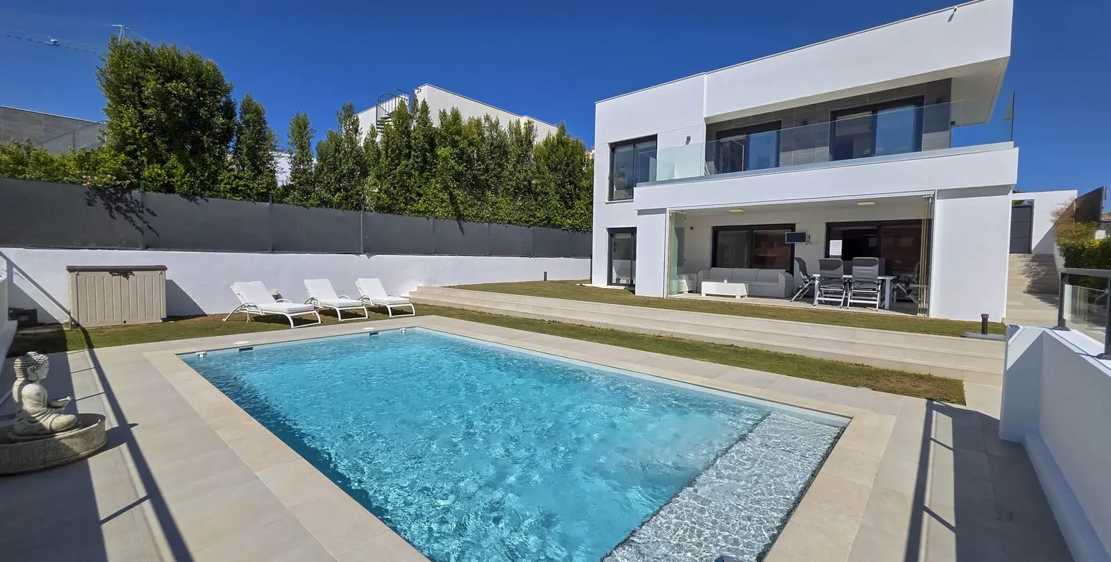 Venta de villa independiente en La Duquesa 24
