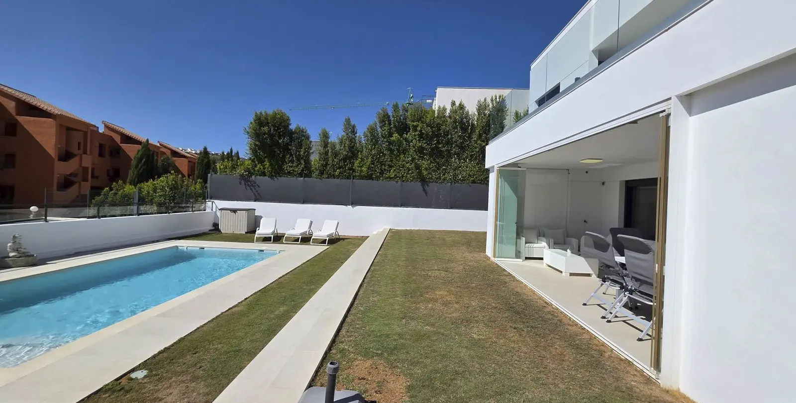 Venta de villa independiente en La Duquesa 26