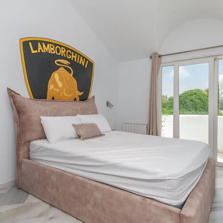 Venta de villa independiente en Elviria