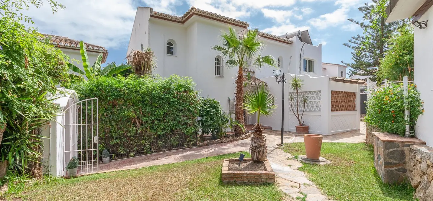 Venta de villa independiente en Elviria 4