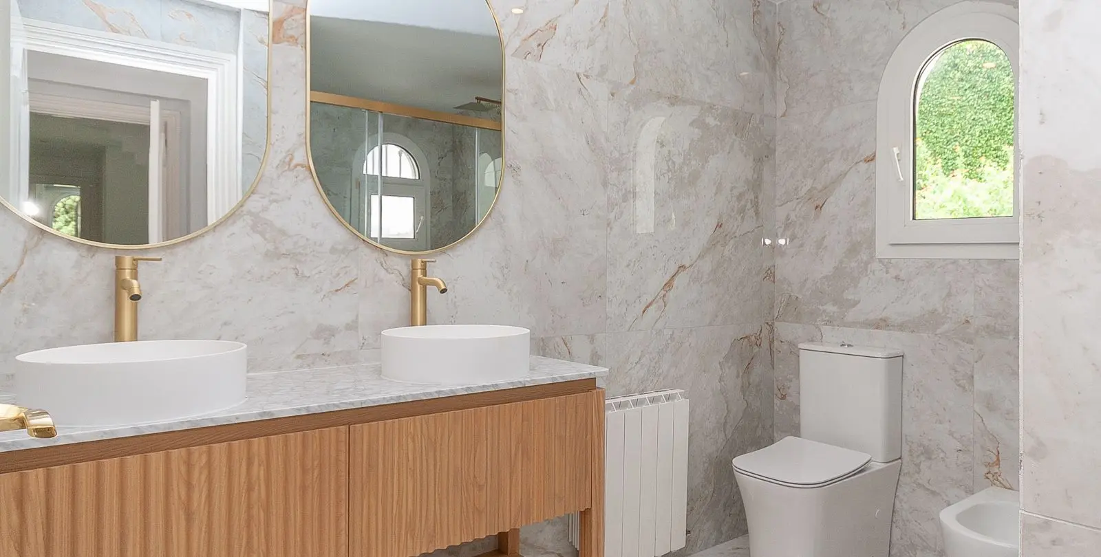 Продажа  отдельно стоящей виллы в Elviria 12
