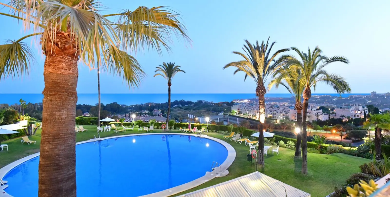 Long-term rent of middle floor apartment in The Golden Mile 1