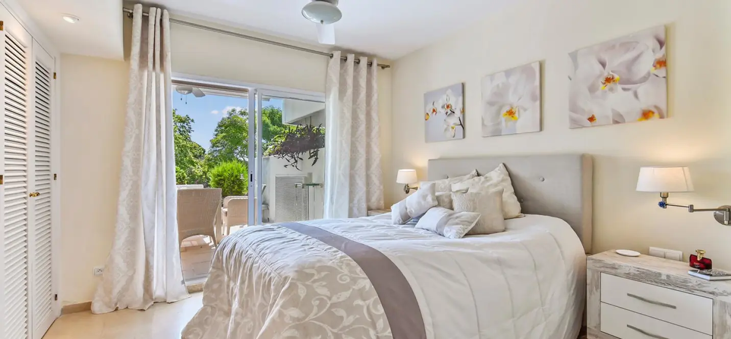 Long-term rent of middle floor apartment in The Golden Mile 4