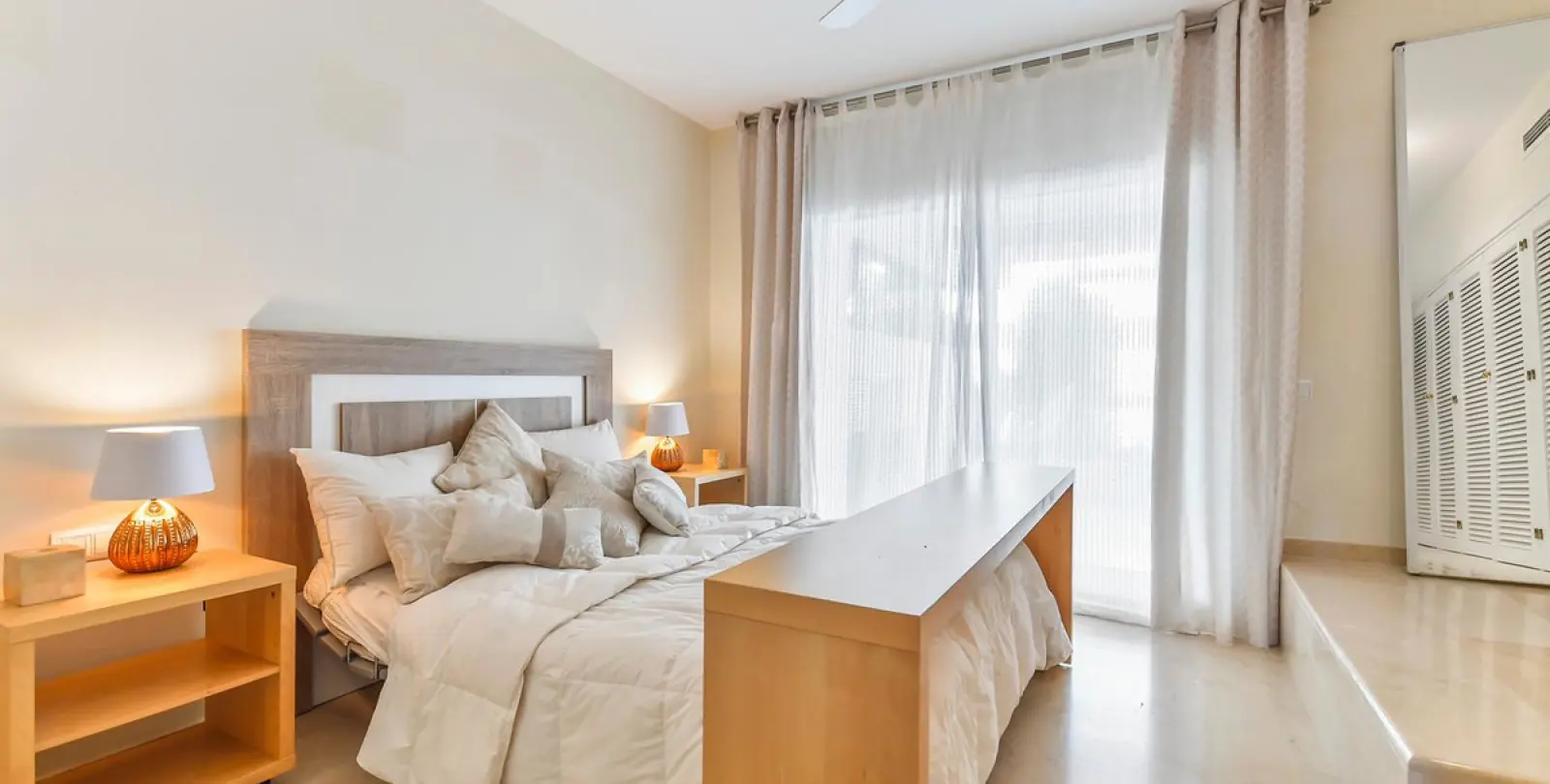 Long-term rent of middle floor apartment in The Golden Mile 8