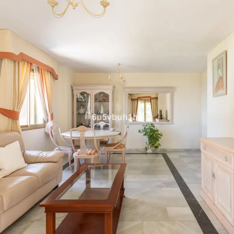 Venta de apartamento en planta media en Fuengirola