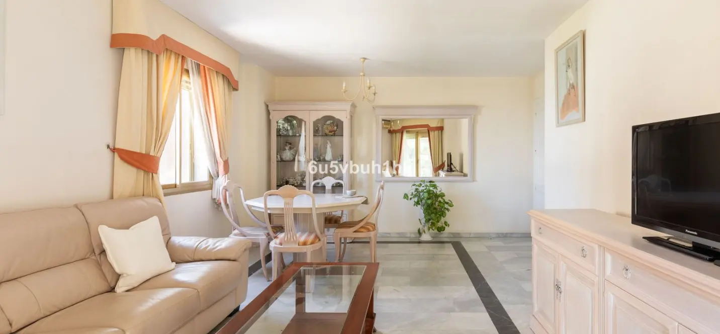 Venta de apartamento en planta media en Fuengirola 4