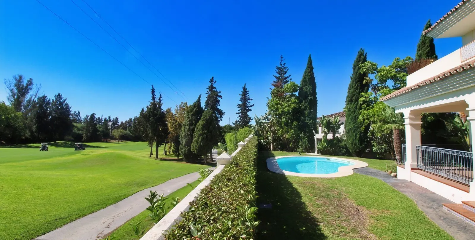 Продажа  отдельно стоящей виллы в Guadalmina Alta 5