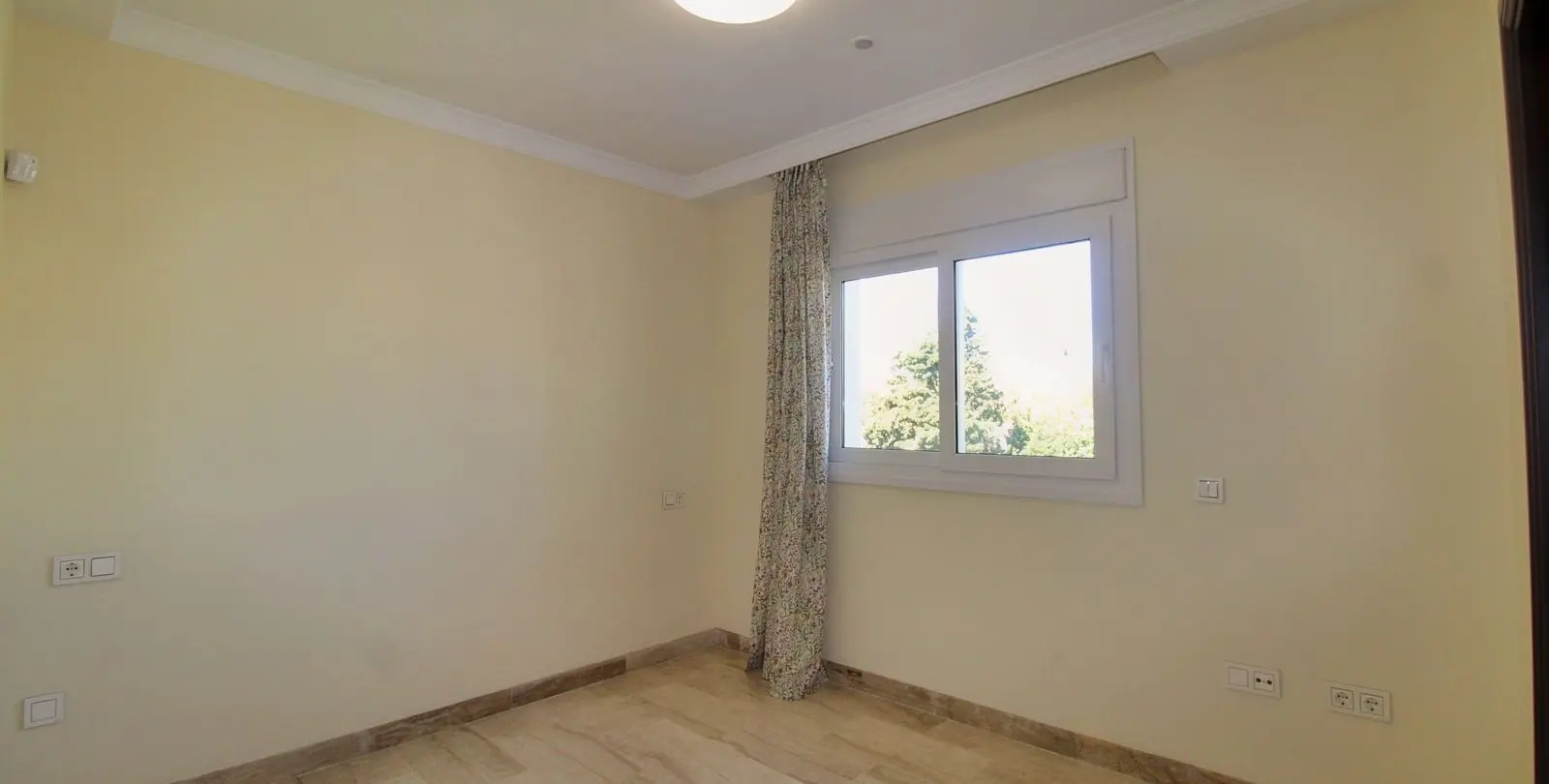Продажа  отдельно стоящей виллы в Guadalmina Alta 19