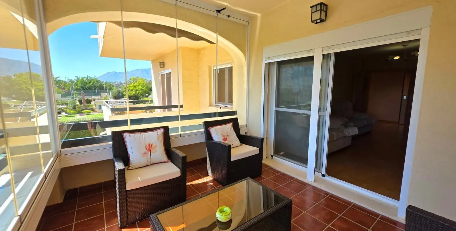 Sale of middle floor apartment in Estepona 7