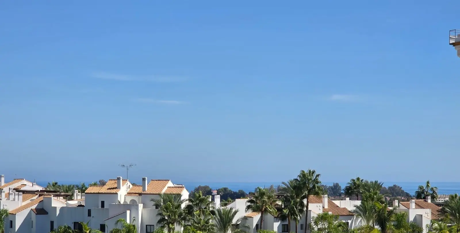 Sale of middle floor apartment in Estepona 9