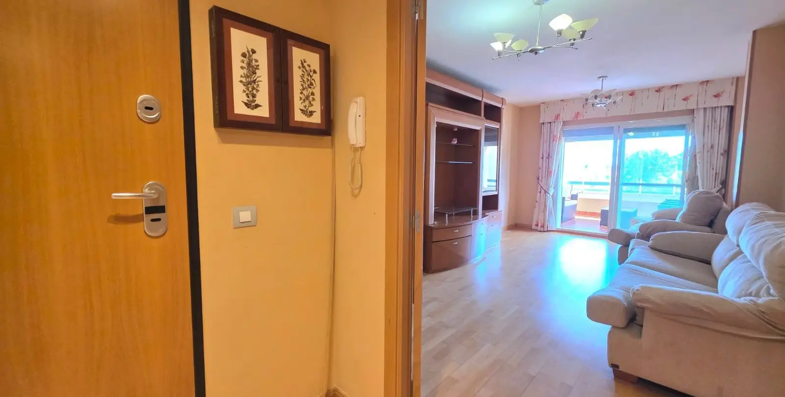 Sale of middle floor apartment in Estepona 13