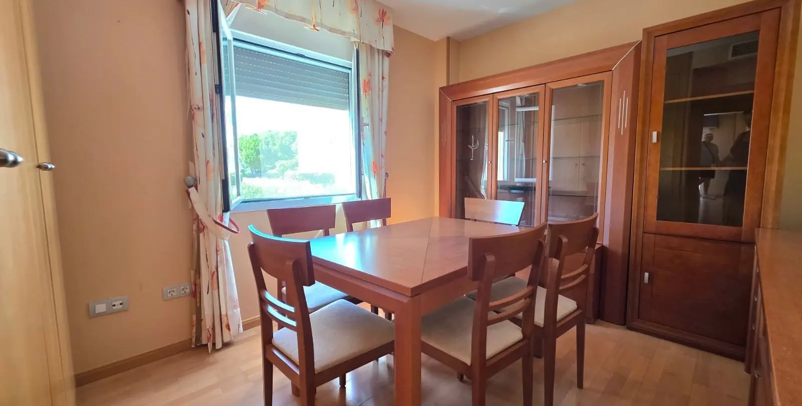 Sale of middle floor apartment in Estepona 17