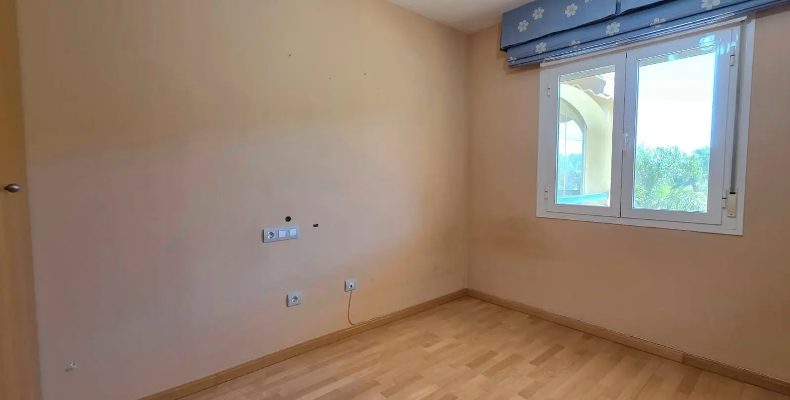 Sale of middle floor apartment in Estepona 21