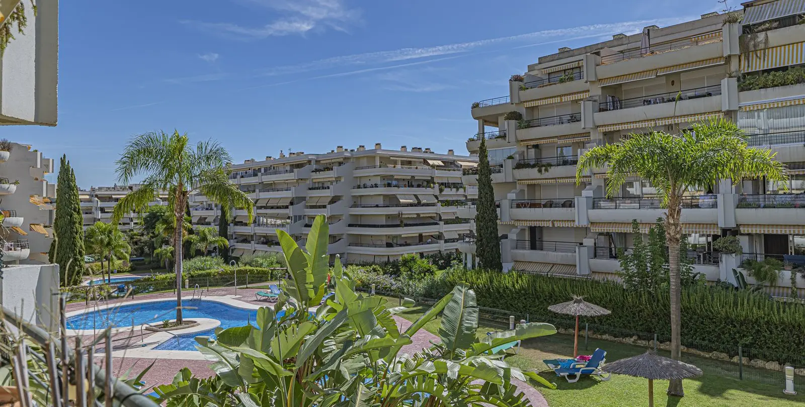 Sale of middle floor apartment in Guadalmina Alta 1