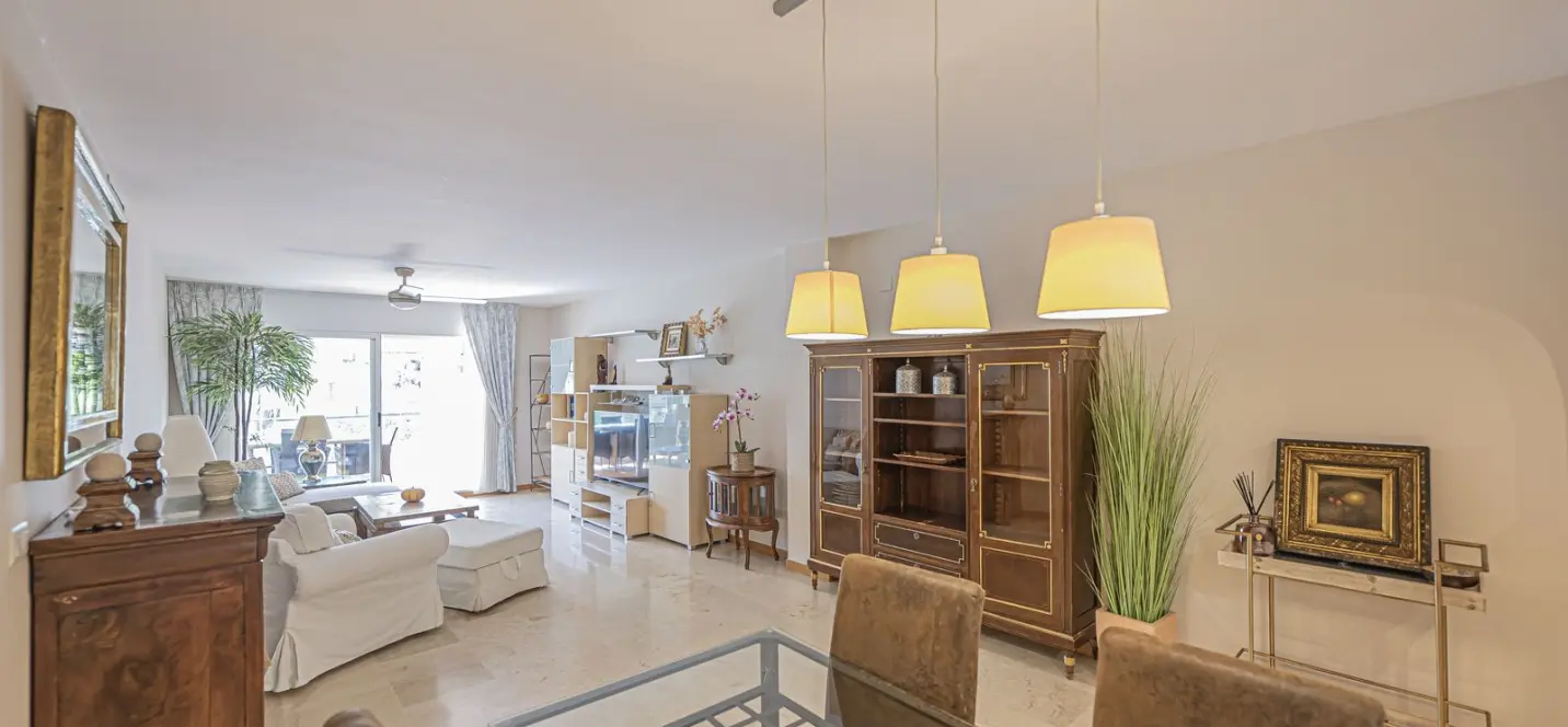 Sale of middle floor apartment in Guadalmina Alta 1