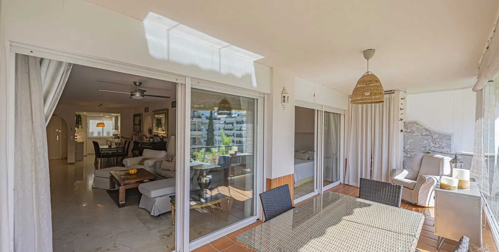Sale of middle floor apartment in Guadalmina Alta 4