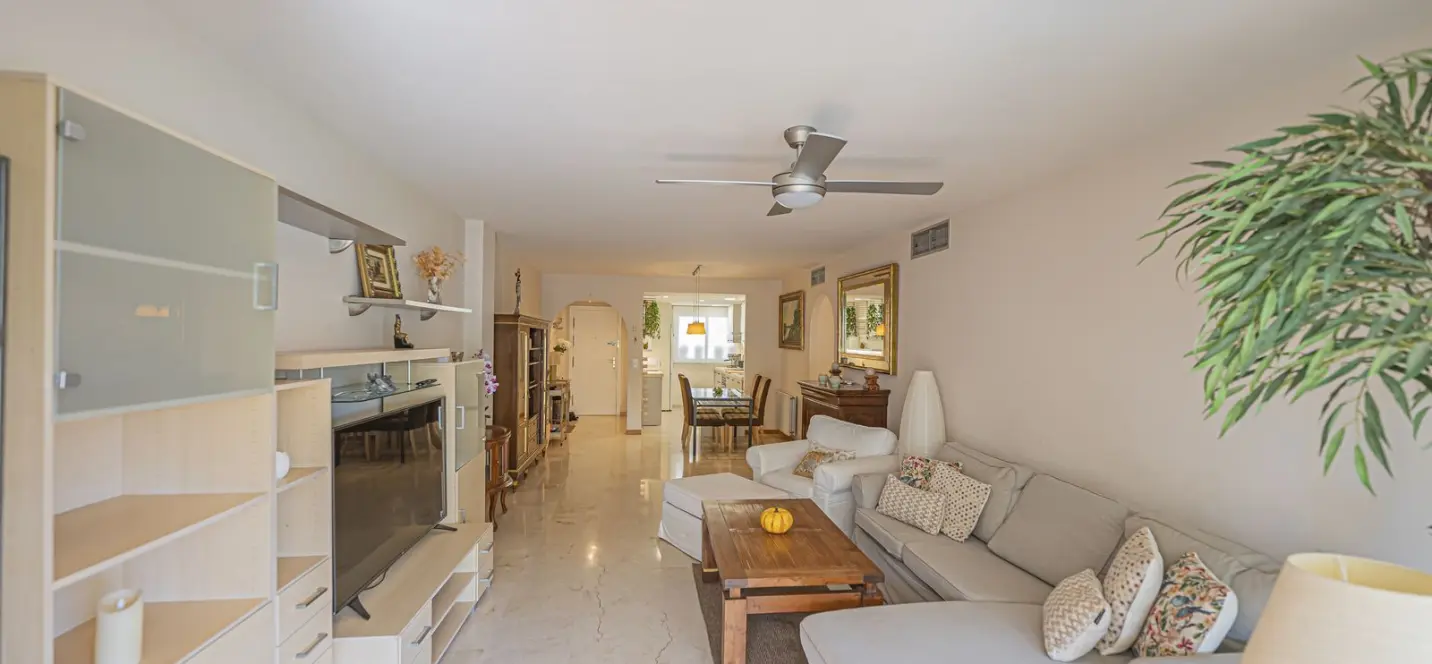 Sale of middle floor apartment in Guadalmina Alta 4