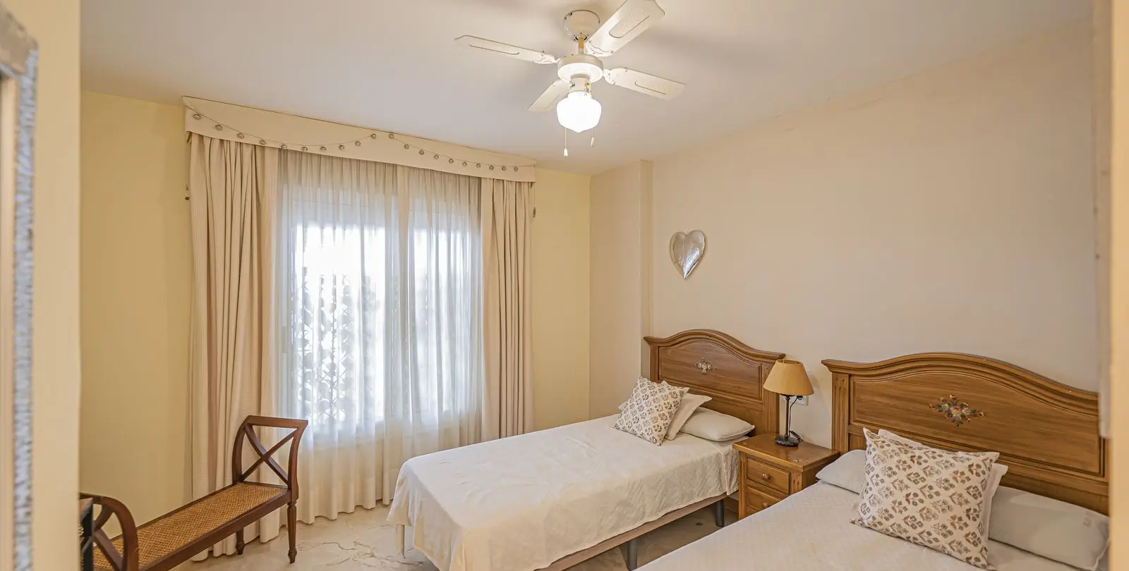 Sale of middle floor apartment in Guadalmina Alta 6