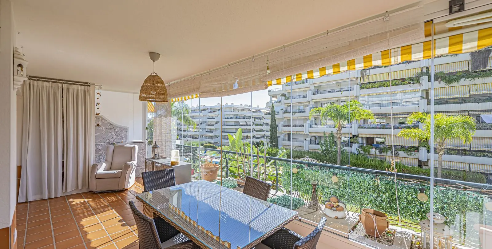 Sale of middle floor apartment in Guadalmina Alta 7